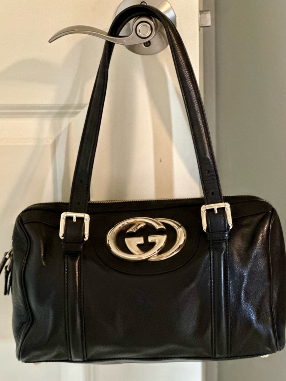 ⭐️SOLD⭐️  Gucci Boston Black Leather Shoulder Bag with Silver Double G Emblem